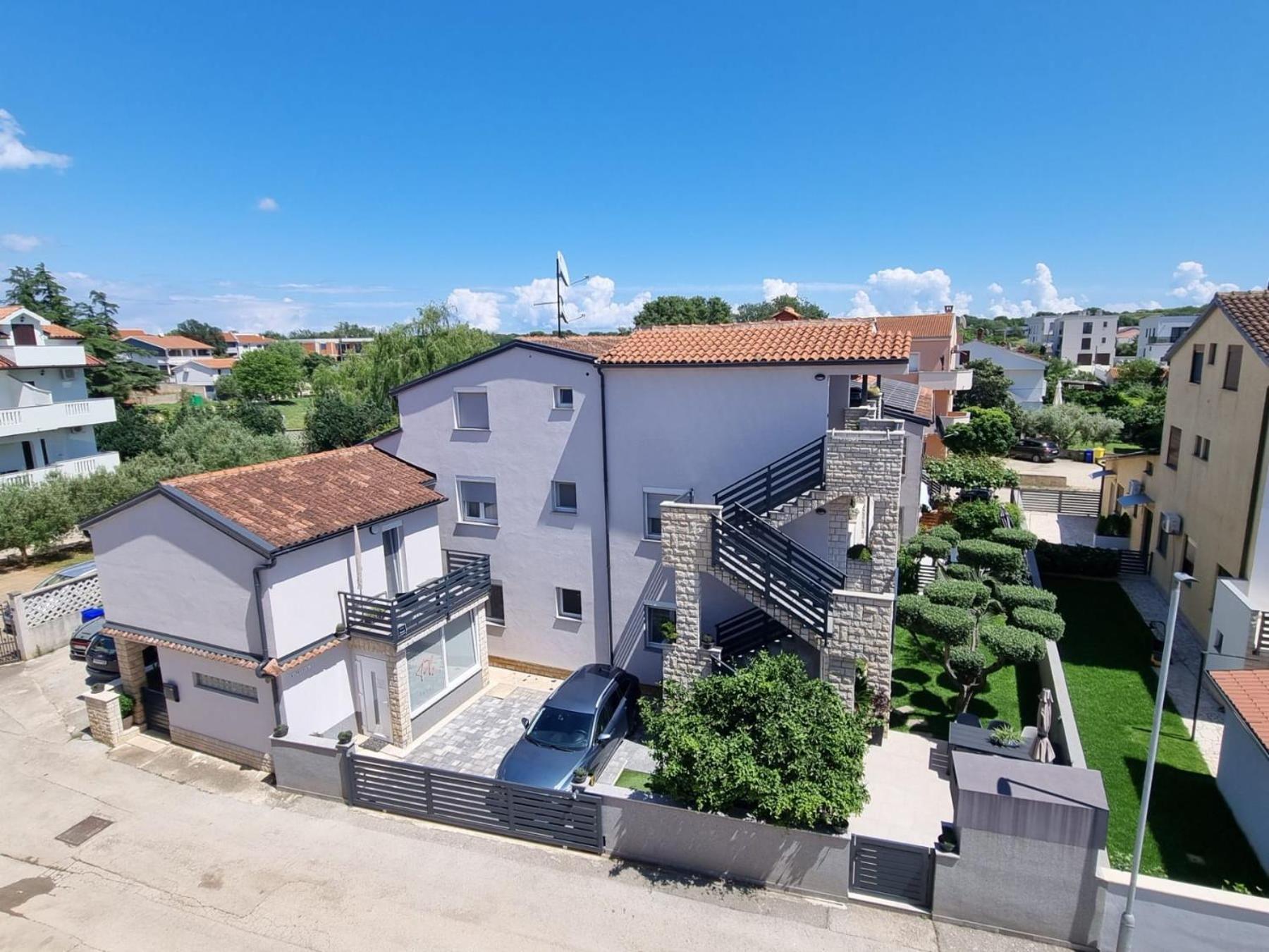 Apartments Denis 2 梅杜林 外观 照片